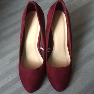 NWOT burgundy almond-toe heels • sz 9 • Forever 21